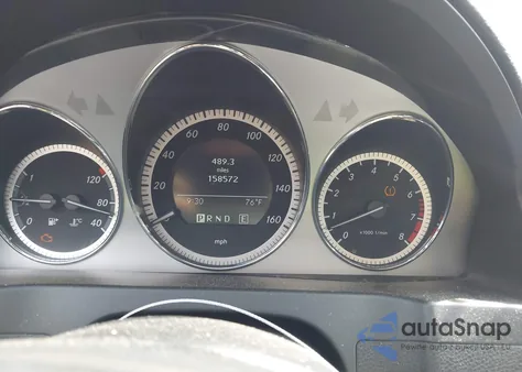 2011 Mercedes-Benz C 300 Sport 4Matic z USA, uszkodzony, nr VIN WDDGF8BB1BR181446